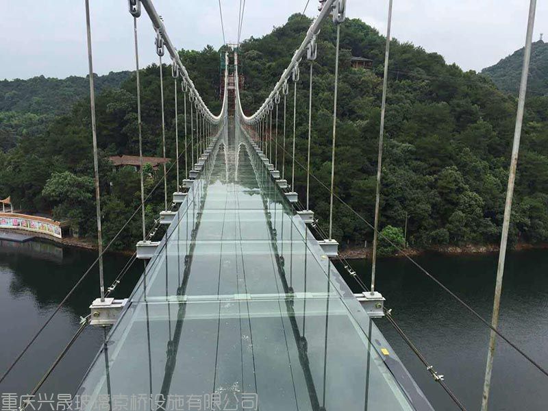 玻璃廊橋
